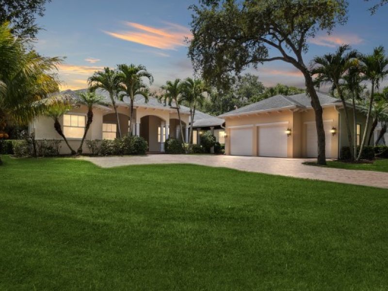 241 Oak Hammock Circle SW