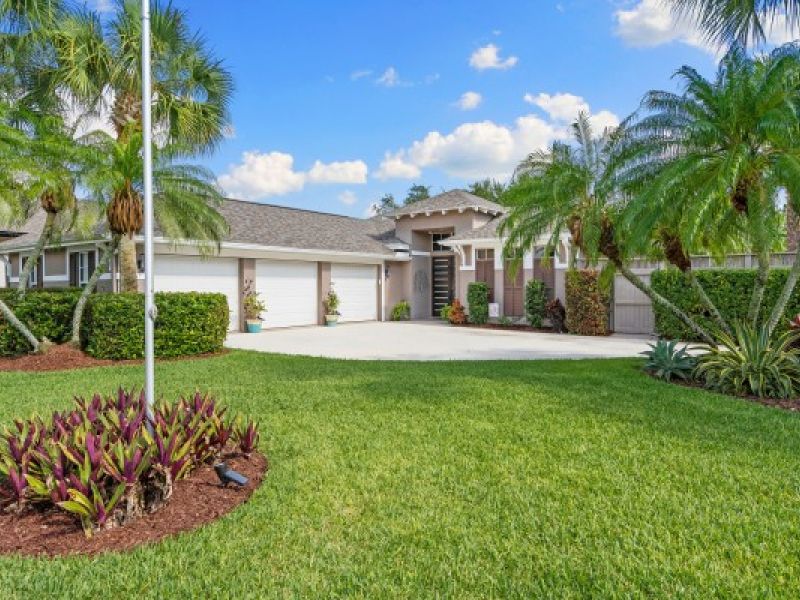 702 Hampton Woods Lane SW - SOLD