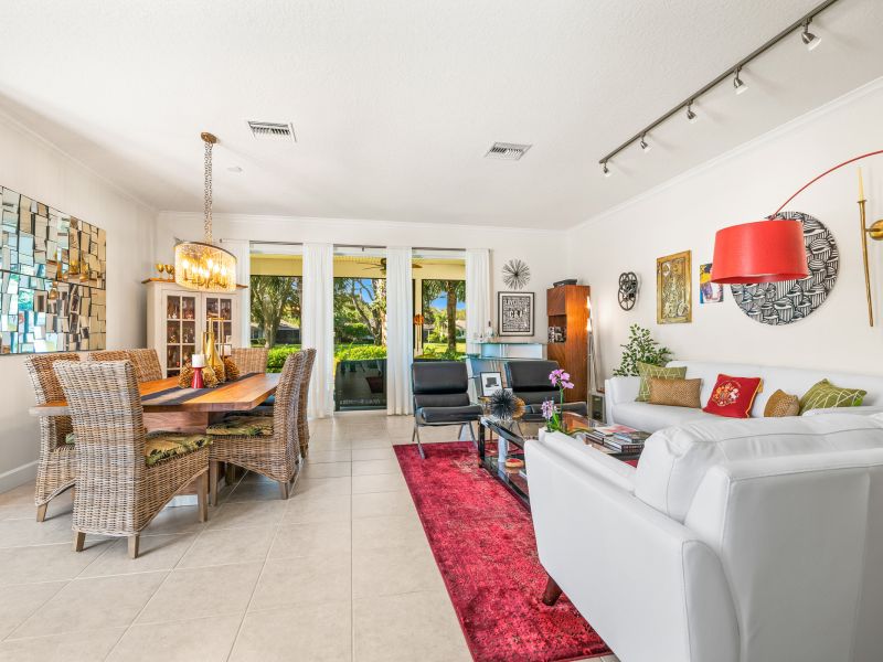 222 Oak Hammock Circle SW - SOLD!