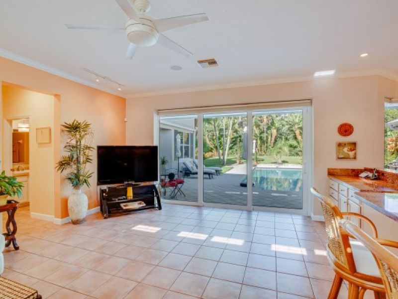 747 Hampton Woods SW